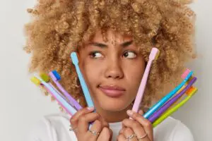 Choosing the right toothbrush and toothpaste