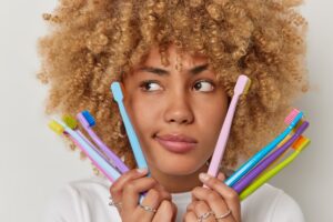 Choosing the right toothbrush and toothpaste