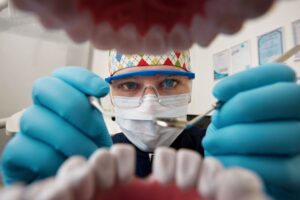 Which is better? An implant vs. a bridge for a single missing tooth